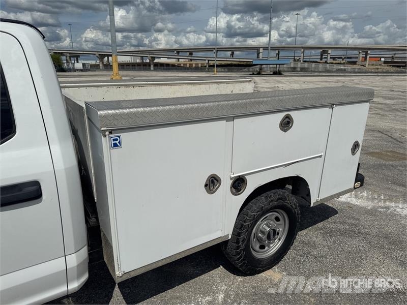 Ford F-250 XL 4x4 Crew Cab Service Truck Pilsētas atkritumvedēji