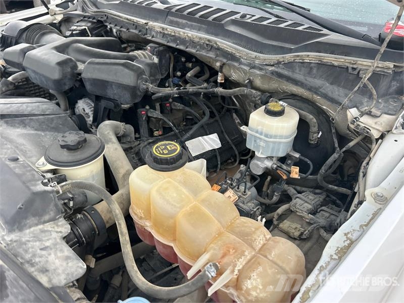 Ford F-250 XL 4x4 Crew Cab Pickup Muu