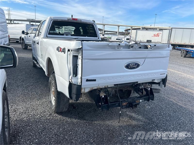 Ford F-250 XL 4x4 Crew Cab Pickup (Inoperable) Citi