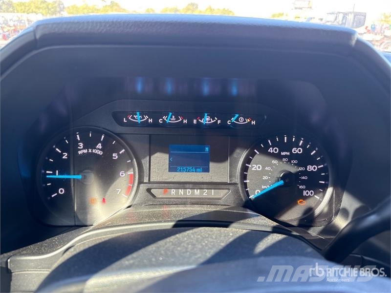 Ford F-250 XL 4x4 Crew Cab Pickup Ostalo