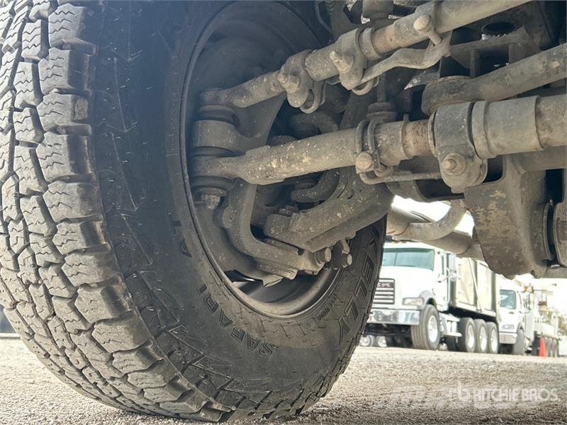 Ford F-250 XL 4x4 Crew Cab Pickup Muu