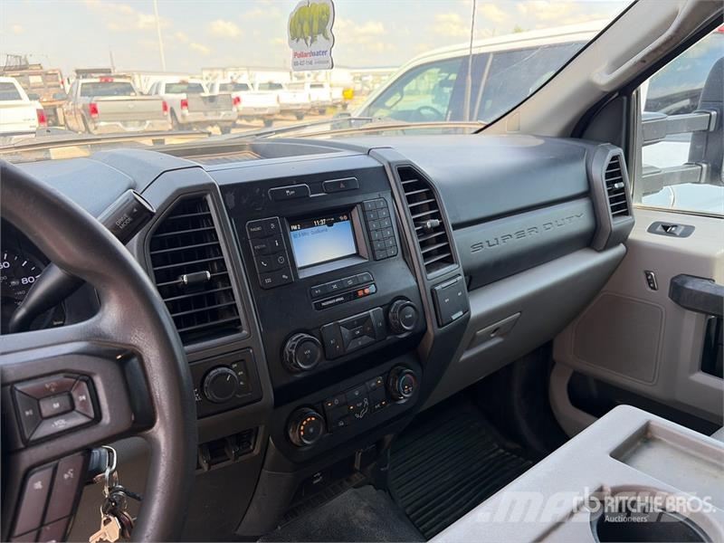 Ford F-250 XL 4x4 Crew Cab Pickup 其他