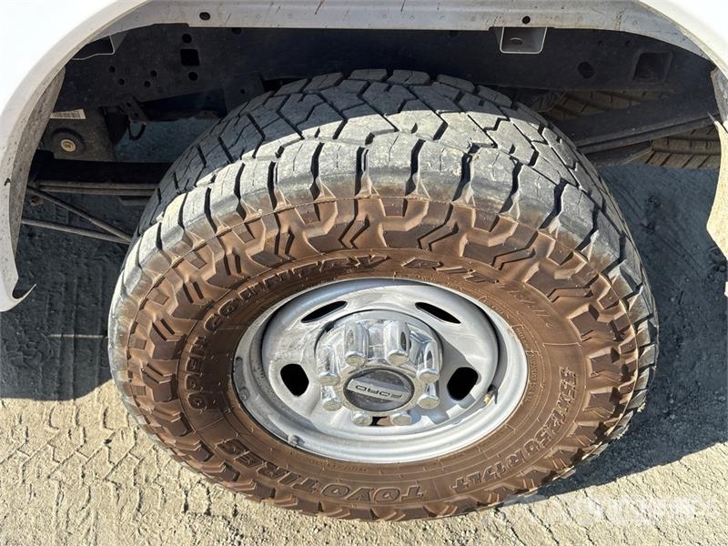 Ford F-250 XL 4x4 Crew Cab Pickup Anders