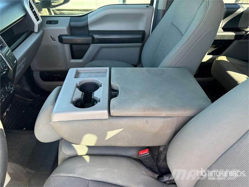 Ford F-250 XL 4x4 Crew Cab Pickup Ostalo