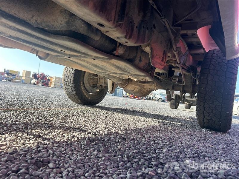 Ford F-250 XL 4x4 Crew Cab Pickup (Inoperable) Muu