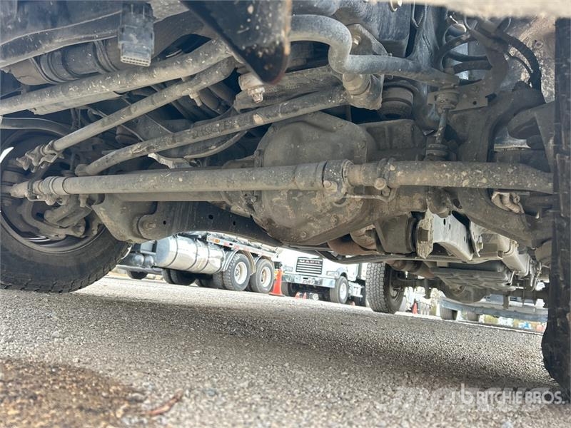 Ford F-250 XL 4x4 Crew Cab Pickup Muu