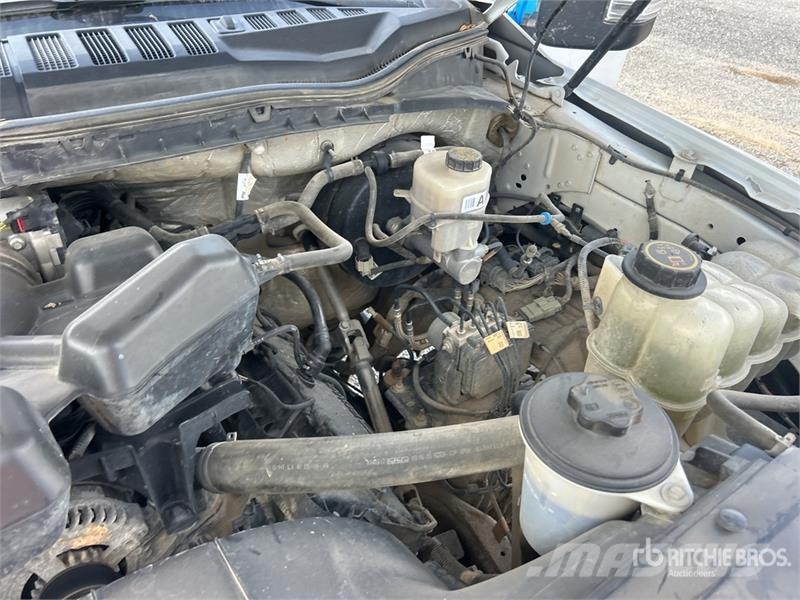 Ford F-250 XL 4x4 Crew Cab Pickup Ostalo