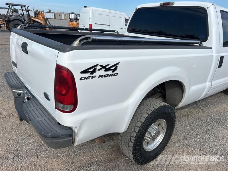 Ford F-250 XL 4x4 Crew Cab Pickup Otras furgonetas