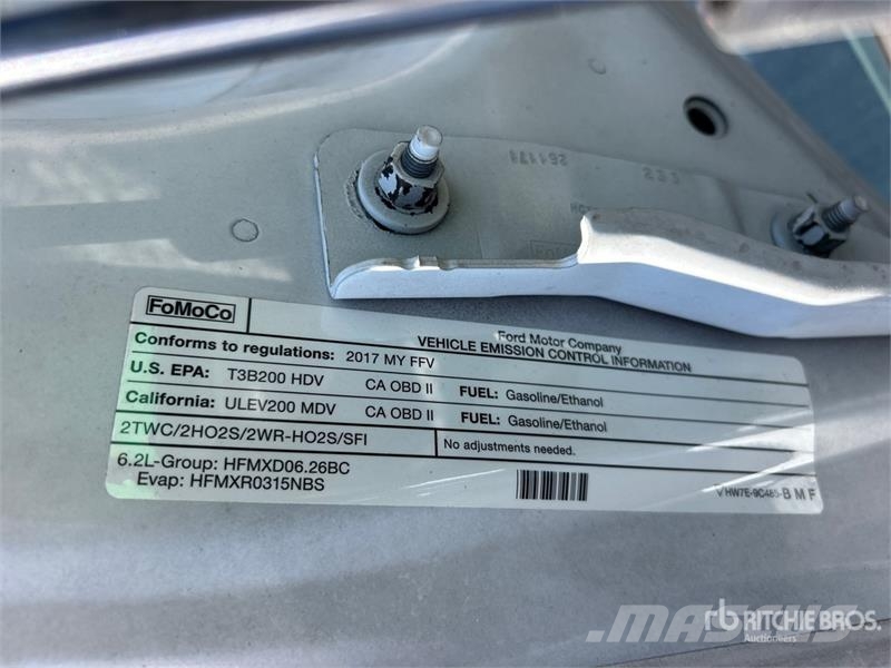 Ford F-250 XL 4x4 Crew Cab Pickup (Inoperable) Autre fourgon / utilitaire