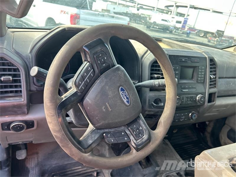 Ford F-250 XL 4x4 Crew Cab Pickup (Inoperable) Citi