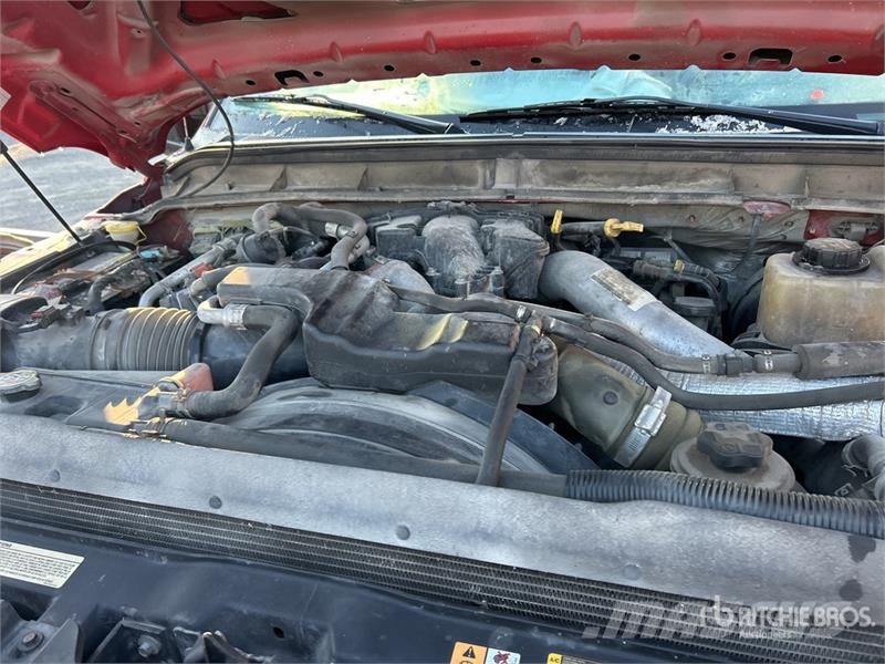 Ford F-250 XL 4x4 Crew Cab Pickup (Inoperable) Ostalo