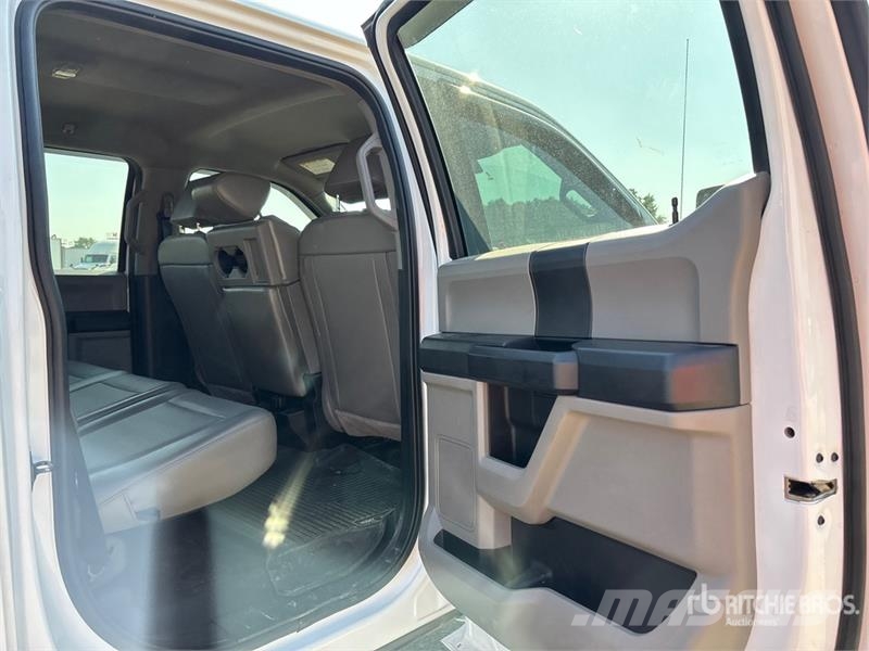Ford F-250 XL 4x4 Crew Cab Pickup Anders