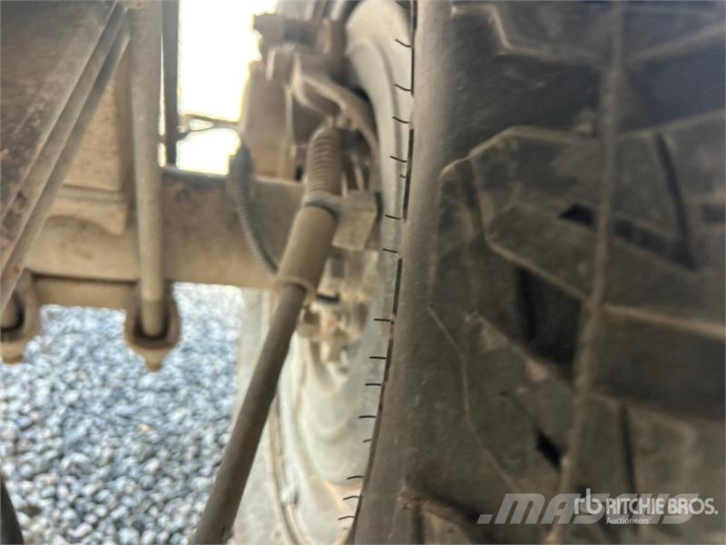Ford F-250 XL 4x4 Crew Cab Pickup (Inoperable) その他