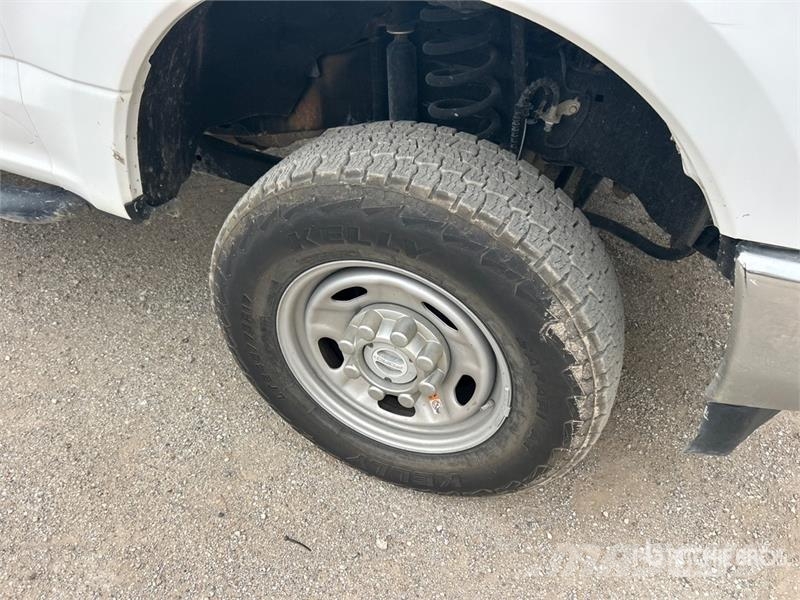 Ford F-250 XL 4x4 Crew Cab Pickup Muu