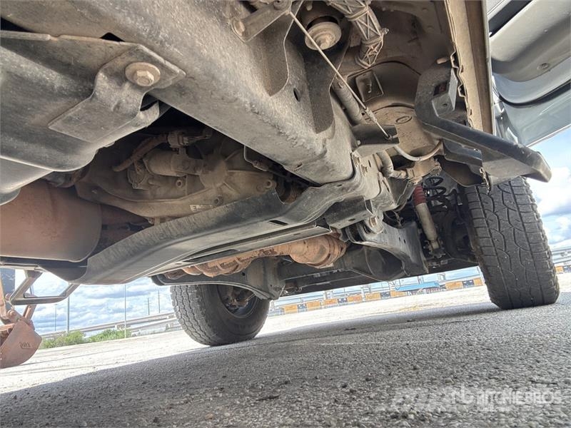 Ford F-250 XL 4x4 Crew Cab Service Truck Pilsētas atkritumvedēji