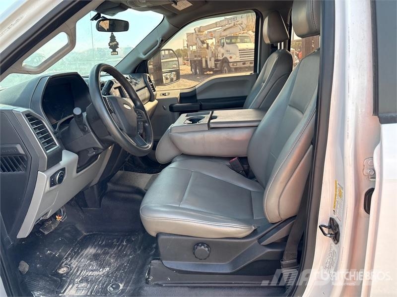 Ford F-250 XL 4x4 Crew Cab Pickup Ostalo