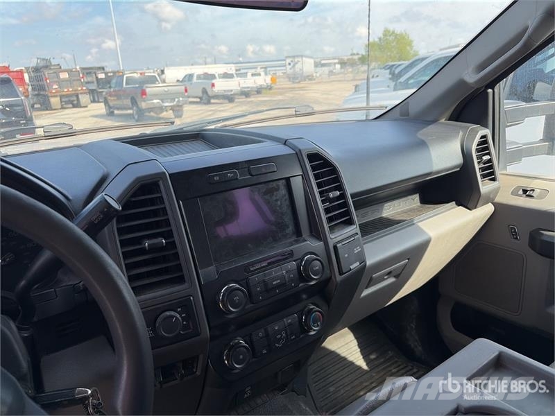Ford F-250 XL 4x4 Crew Cab Utility Truck Madelkaubikud