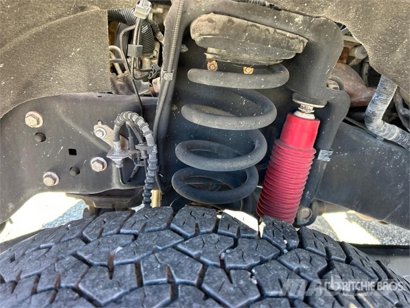 Ford F-250 XL 4x4 Crew Cab Pickup (Inoperable) Autre fourgon / utilitaire