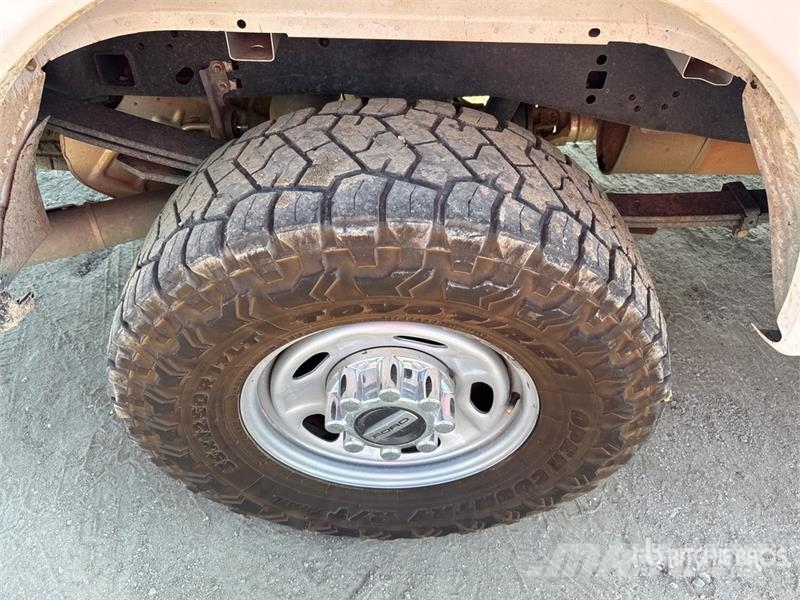 Ford F-250 XL 4x4 Crew Cab Pickup Anders