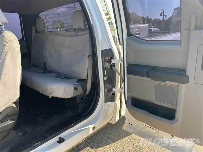Ford F-250 XL 4x4 Extended Cab Pickup Ostalo