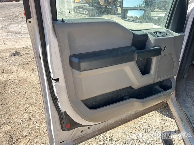 Ford F-250 XL 4x4 Extended Cab Pickup Citi