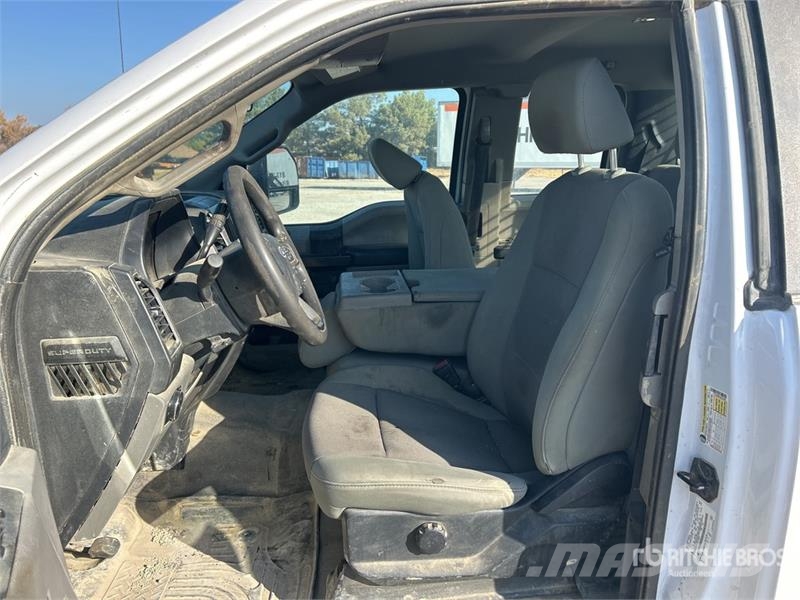 Ford F-250 XL 4x4 Extended Cab Pickup Ostalo
