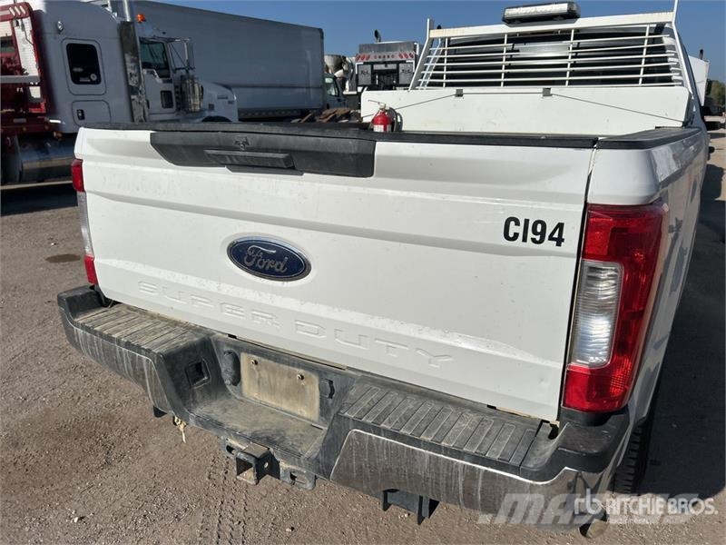 Ford F-250 XL 4x4 Extended Cab Pickup Ostalo