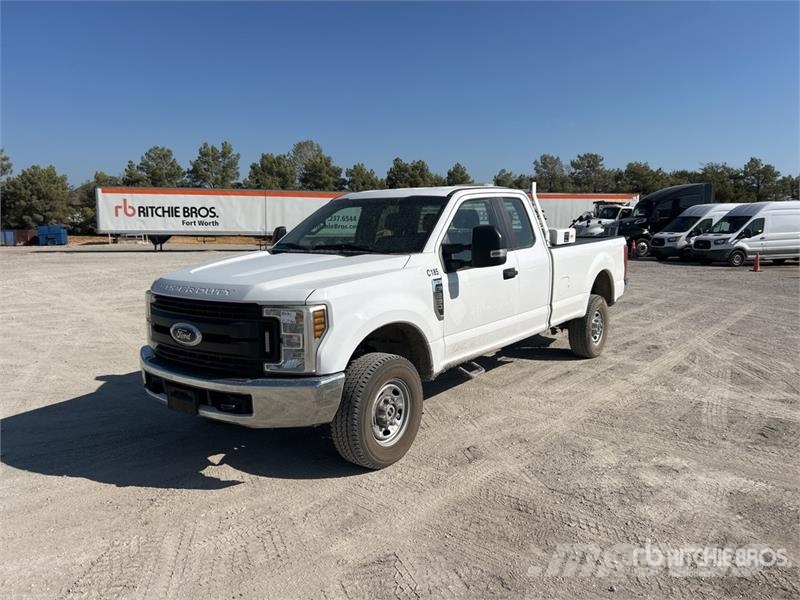 Ford F-250 XL 4x4 Extended Cab Pickup Citi