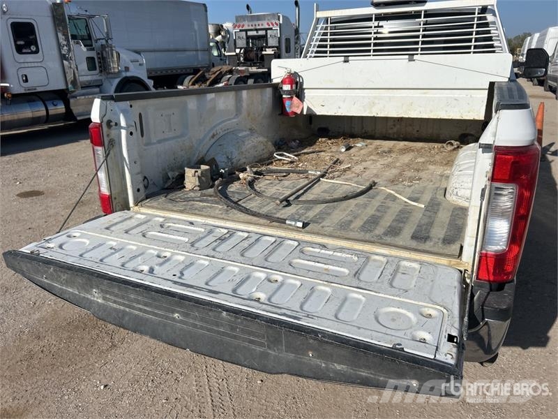 Ford F-250 XL 4x4 Extended Cab Pickup Ostalo
