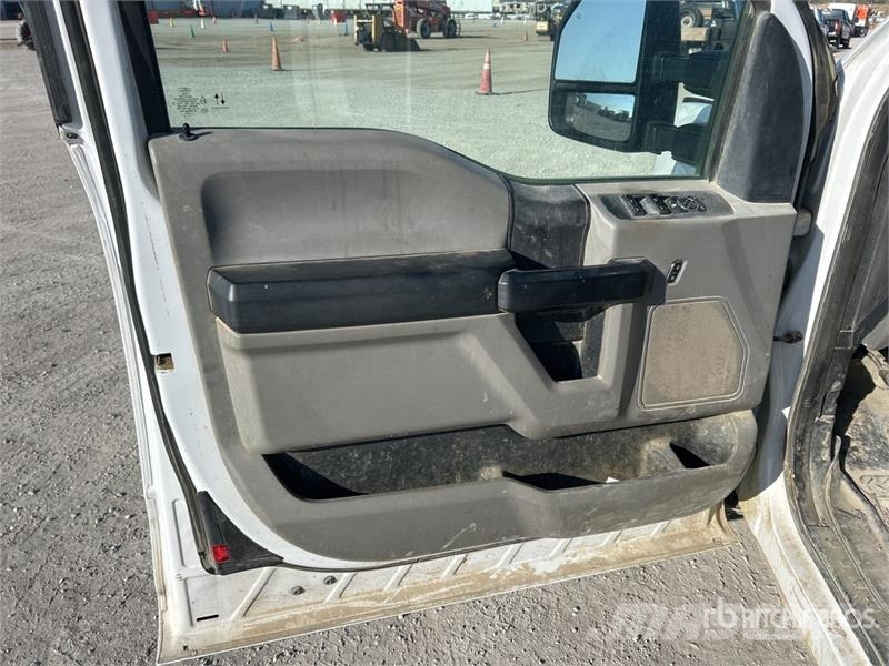 Ford F-250 XL 4x4 Extended Cab Pickup Ostalo