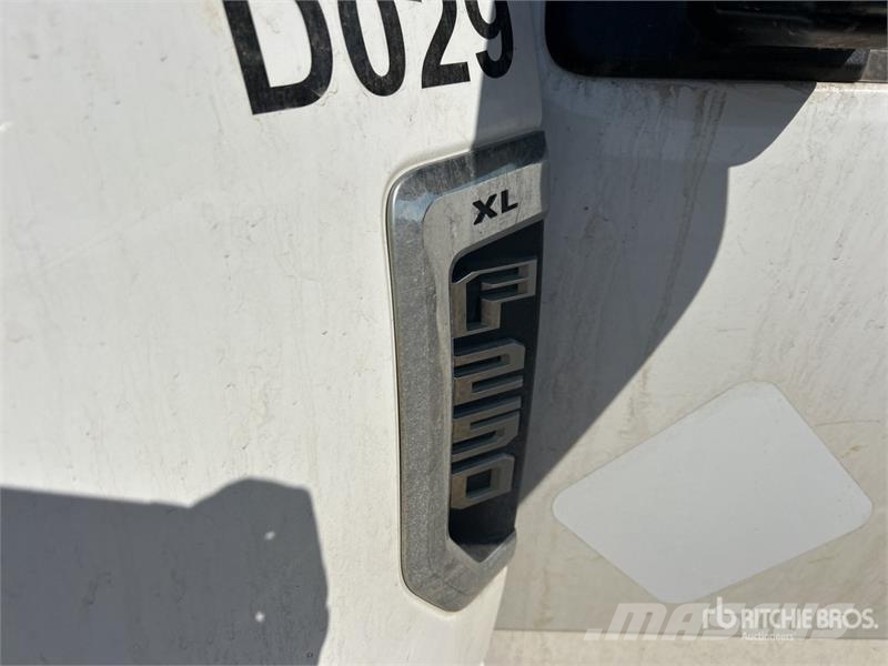 Ford F-250 XL 4x4 Extended Cab Pickup Citi