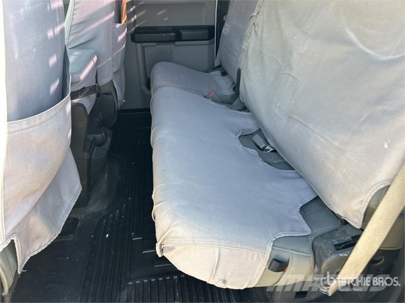 Ford F-250 XL 4x4 Extended Cab Pickup Ostalo