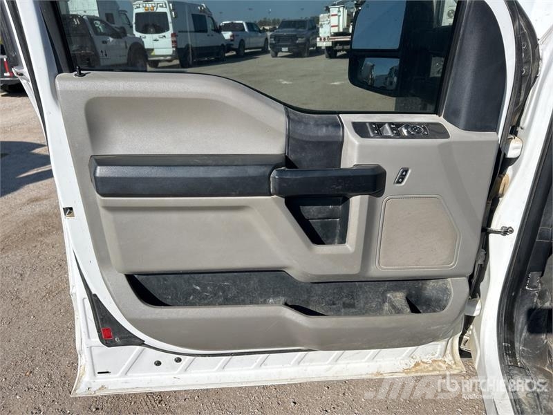 Ford F-250 XL 4x4 Extended Cab Pickup Citi