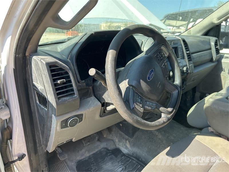 Ford F-250 XL 4x4 Extended Cab Pickup Інше