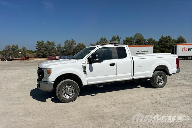 Ford F-250 XL 4x4 Extended Cab Pickup Інше