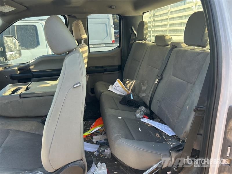 Ford F-250 XL 4x4 Extended Cab Pickup Ostalo