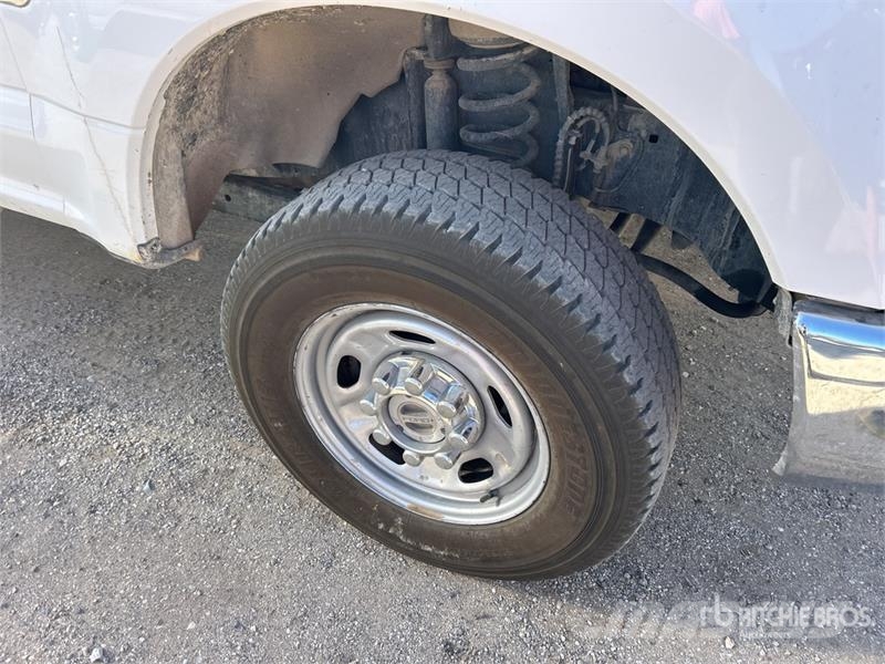 Ford F-250 XL 4x4 Extended Cab Pickup Ostalo