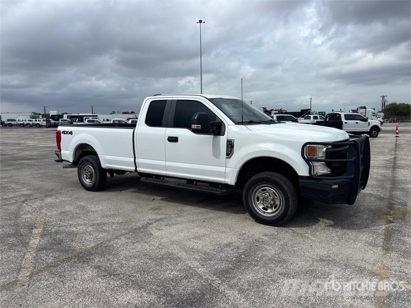 Ford F-250 XL 4x4 Extended Cab Pickup أخرى