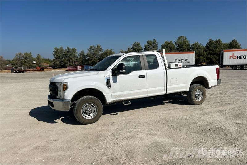 Ford F-250 XL 4x4 Extended Cab Pickup Citi