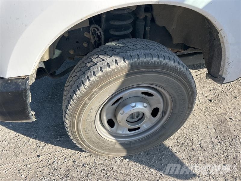 Ford F-250 XL 4x4 Extended Cab Pickup Ostalo