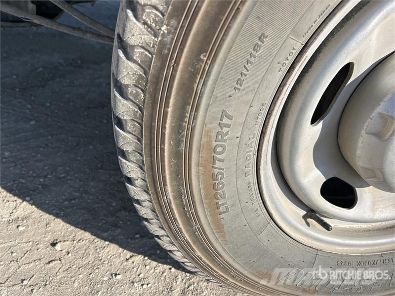 Ford F-250 XL 4x4 Extended Cab Pickup Ostalo
