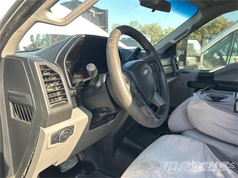 Ford F-250 XL 4x4 Extended Cab Pickup Ostalo