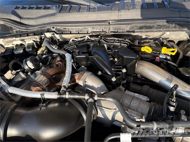 Ford F-250 XL 4x4 Extended Cab Pickup Diger