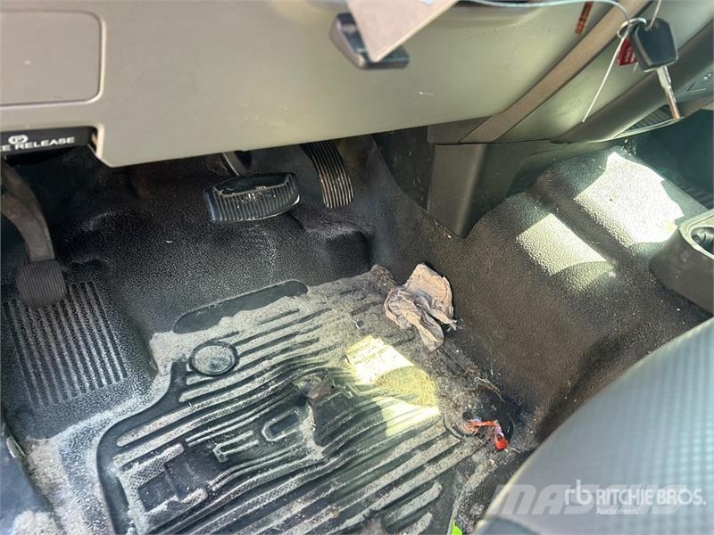 Ford F-250 XL 4x4 Extended Cab Pickup Diger