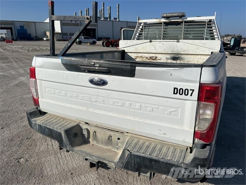 Ford F-250 XL 4x4 Extended Cab Pickup Ostalo