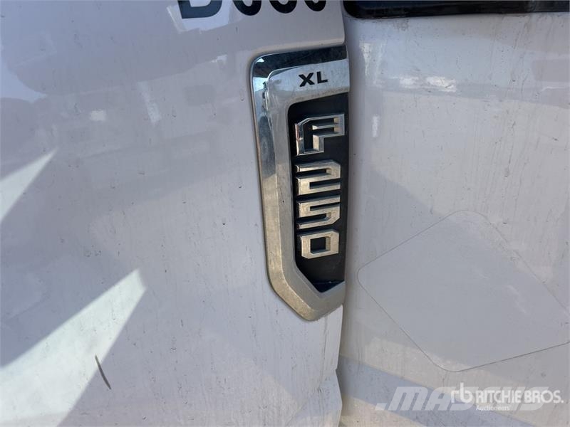 Ford F-250 XL 4x4 Extended Cab Pickup Citi
