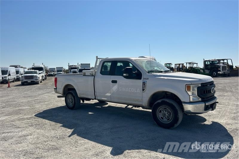 Ford F-250 XL 4x4 Extended Cab Pickup Citi