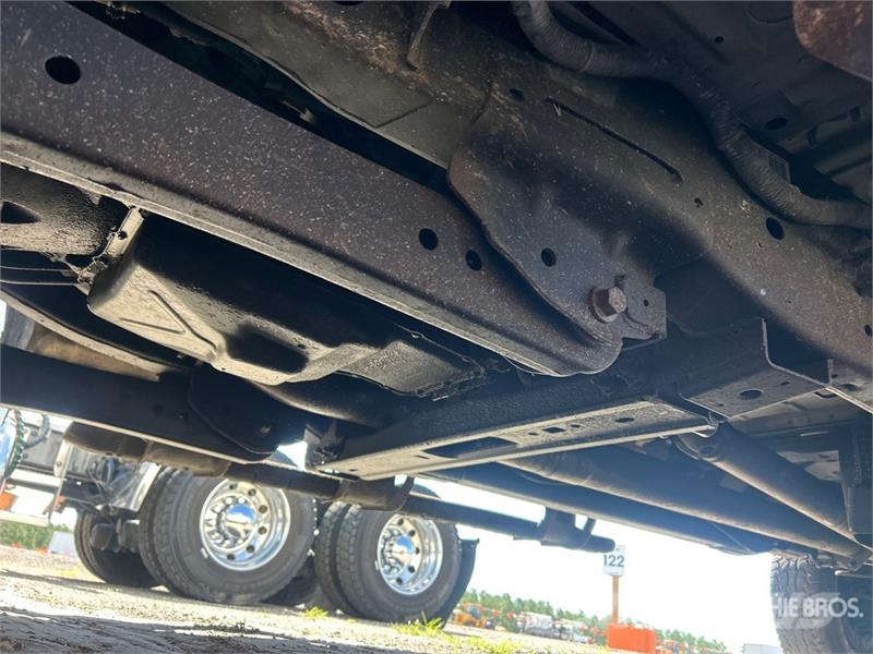 Ford F-250 XL 4x4 Extended Cab Pickup Diger