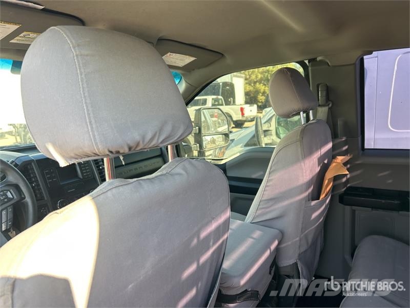 Ford F-250 XL 4x4 Extended Cab Pickup Ostalo