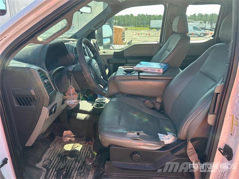 Ford F-250 XL 4x4 Extended Cab Pickup Diger